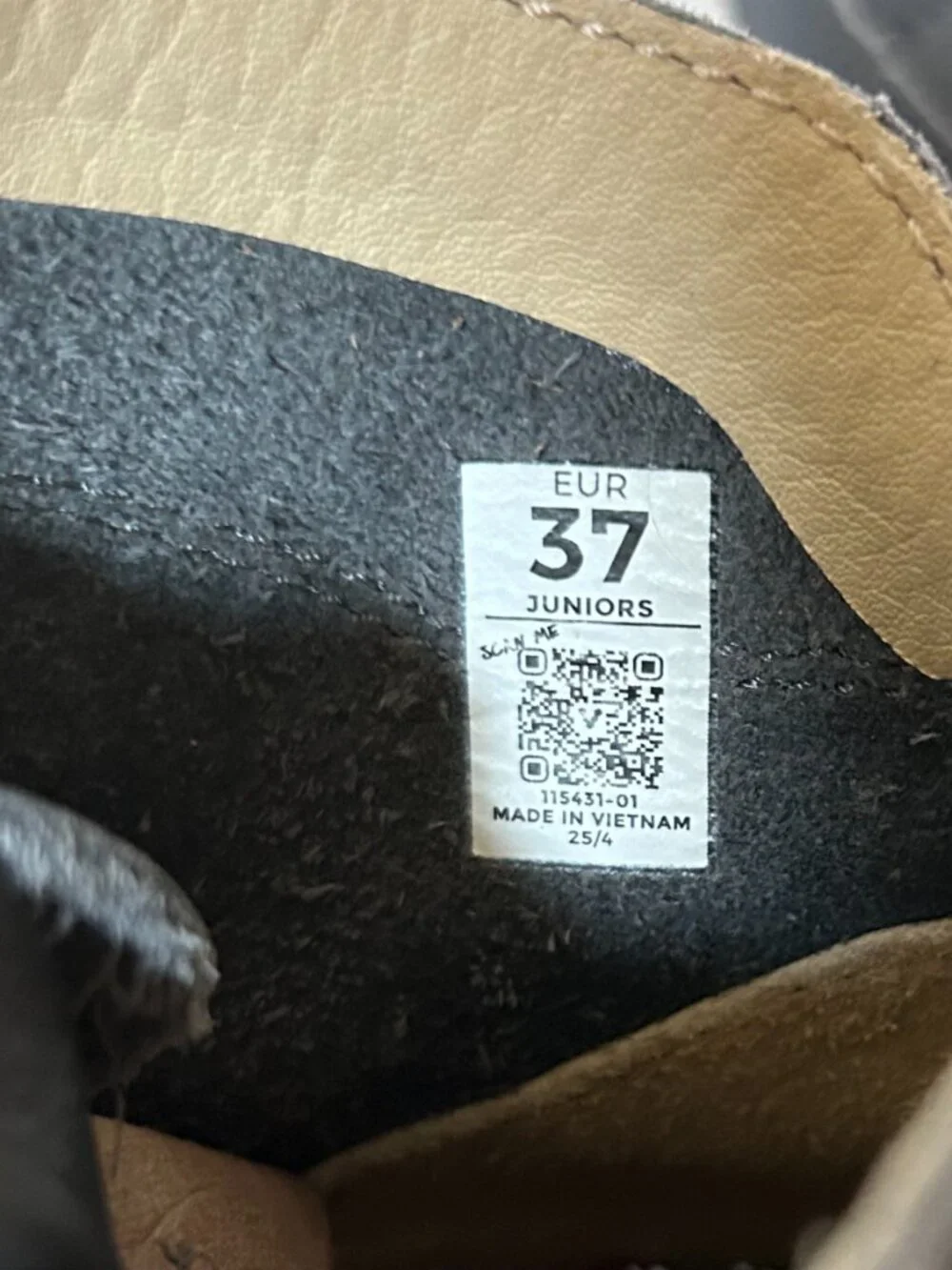 Vivobarefoot Junior Gobi Boots, size EU37 | US 5.5 Big Kid